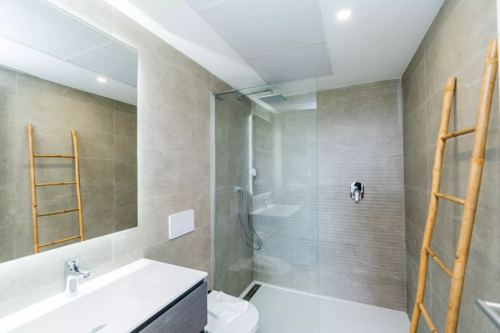 AL4-1901 ESTEPONA - APARTMENT - ALCAZABA LAGOON - Salle de bain