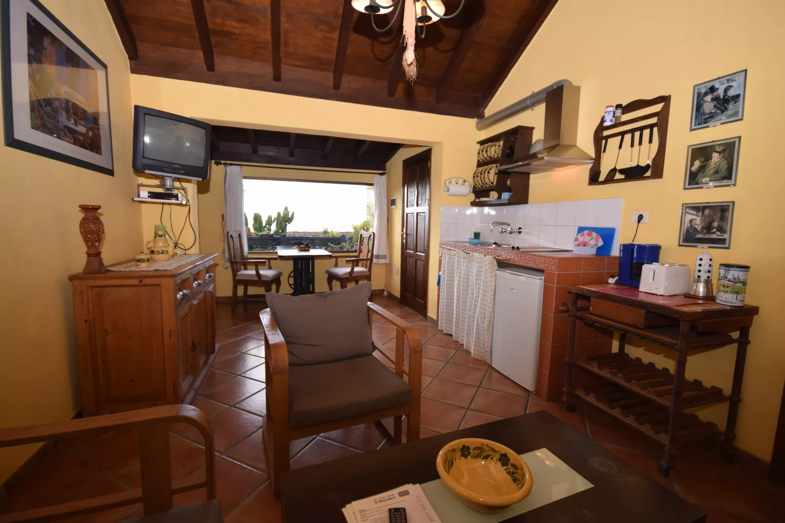 Apartamentos Monasterio de San Antonio 4 - Wohnzimmer