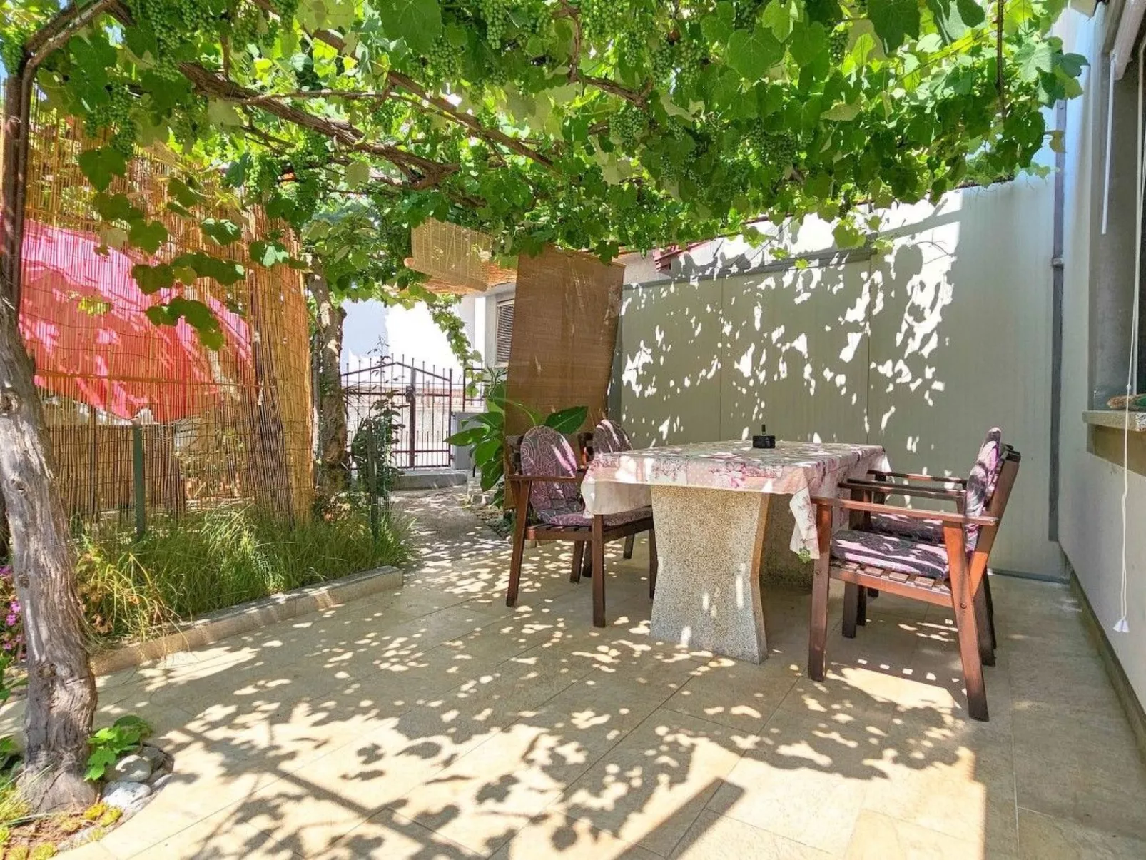 Wohnung "Pintar 1" mit Blick auf das Wasser - Draußen