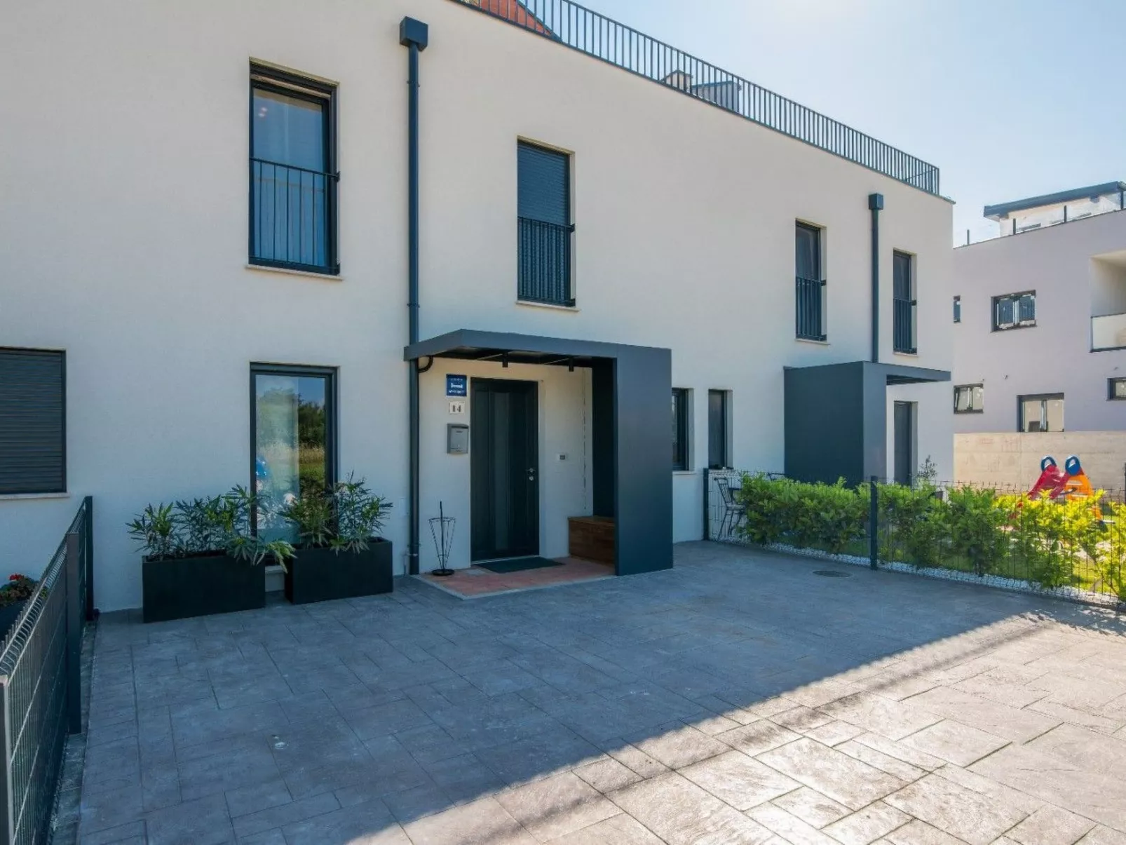 Für 6 Personen ca. 130 m&sup2; in Novigrad, Adriaküste Kroatien (Westküste von - Dehors