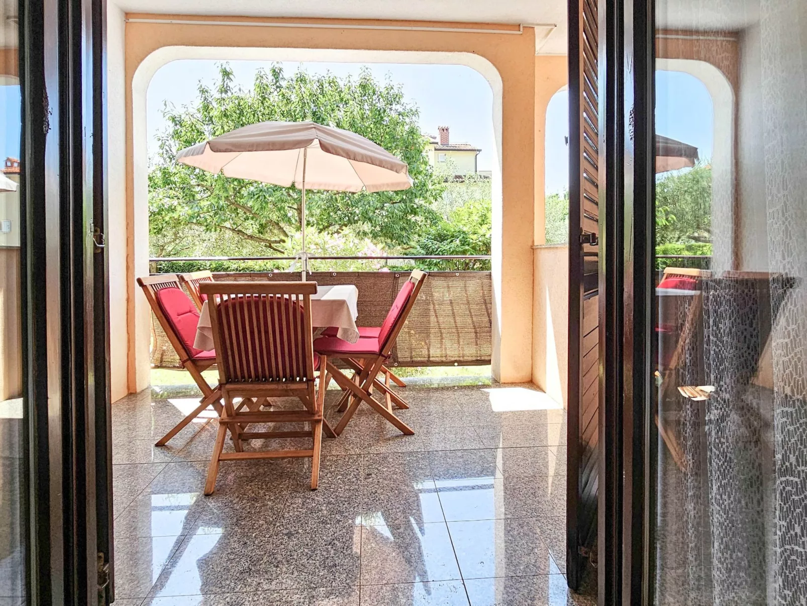 "Maria 4" mit Terrasse - Dedans