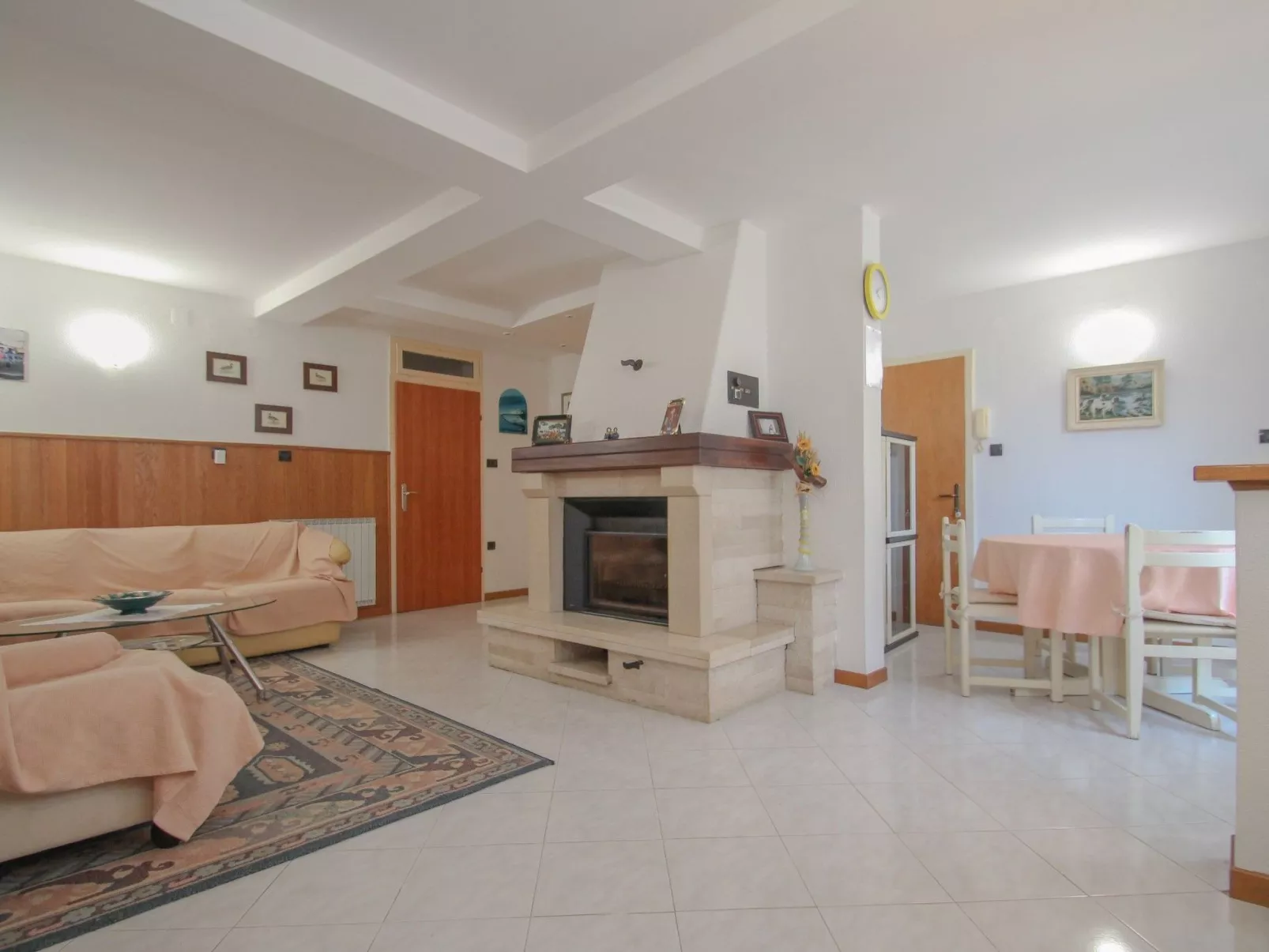 Rafi für 5 Personen - Drinnen