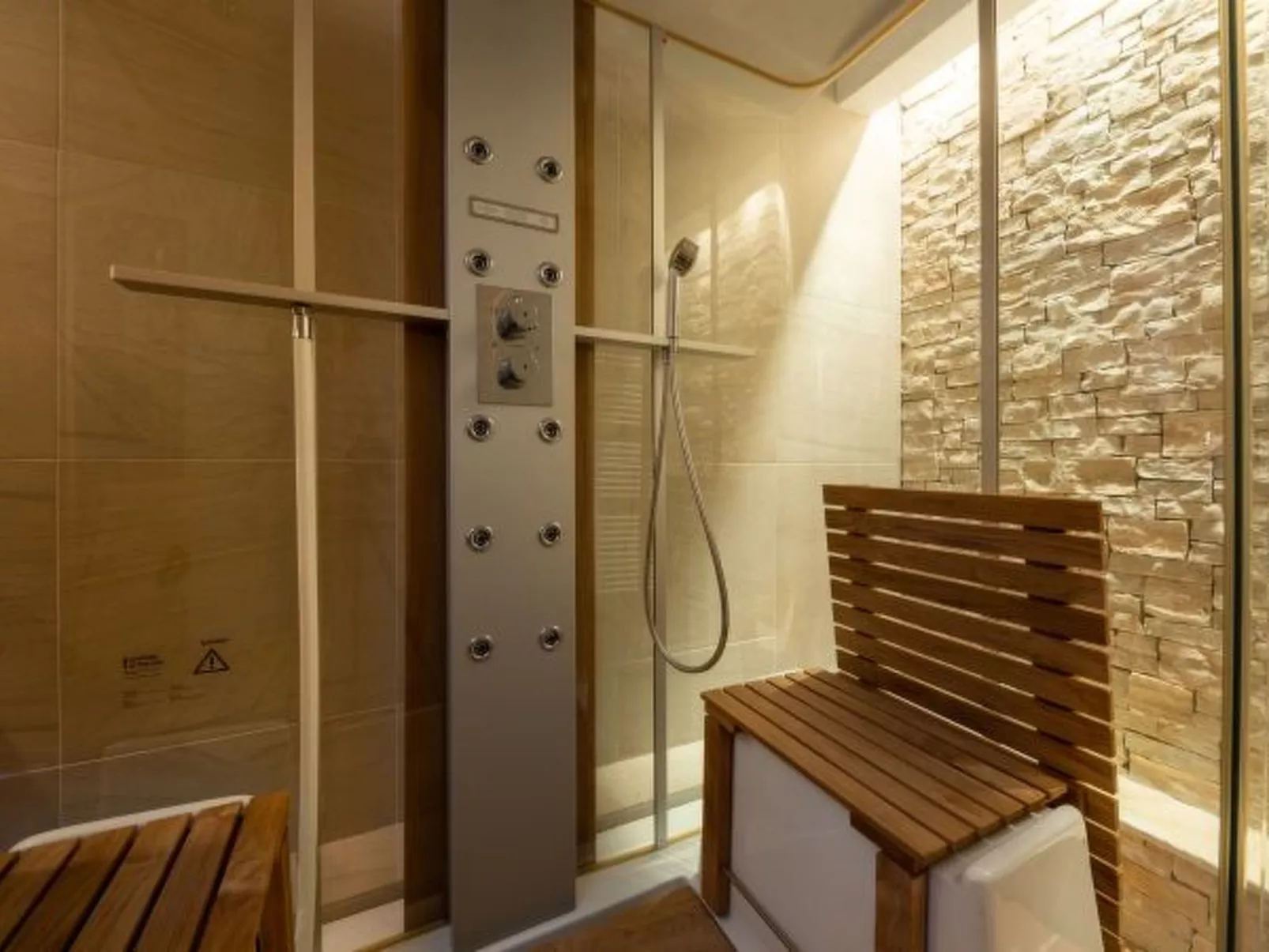 Villa Barotul with pool - Image-tags.info