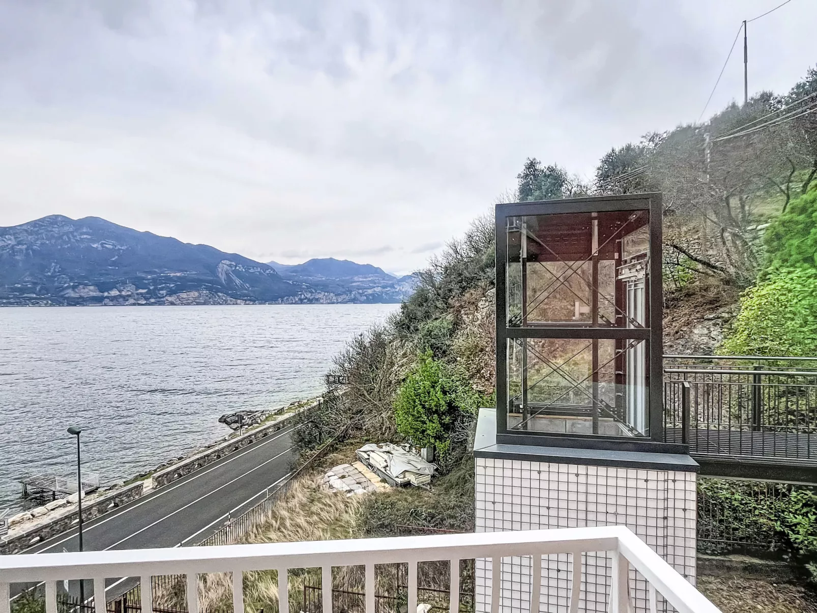 Sona's Lake Home - Draußen