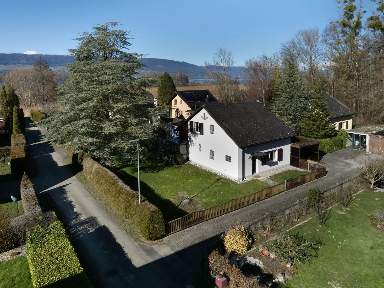 Sous-le-Moulin - Outside