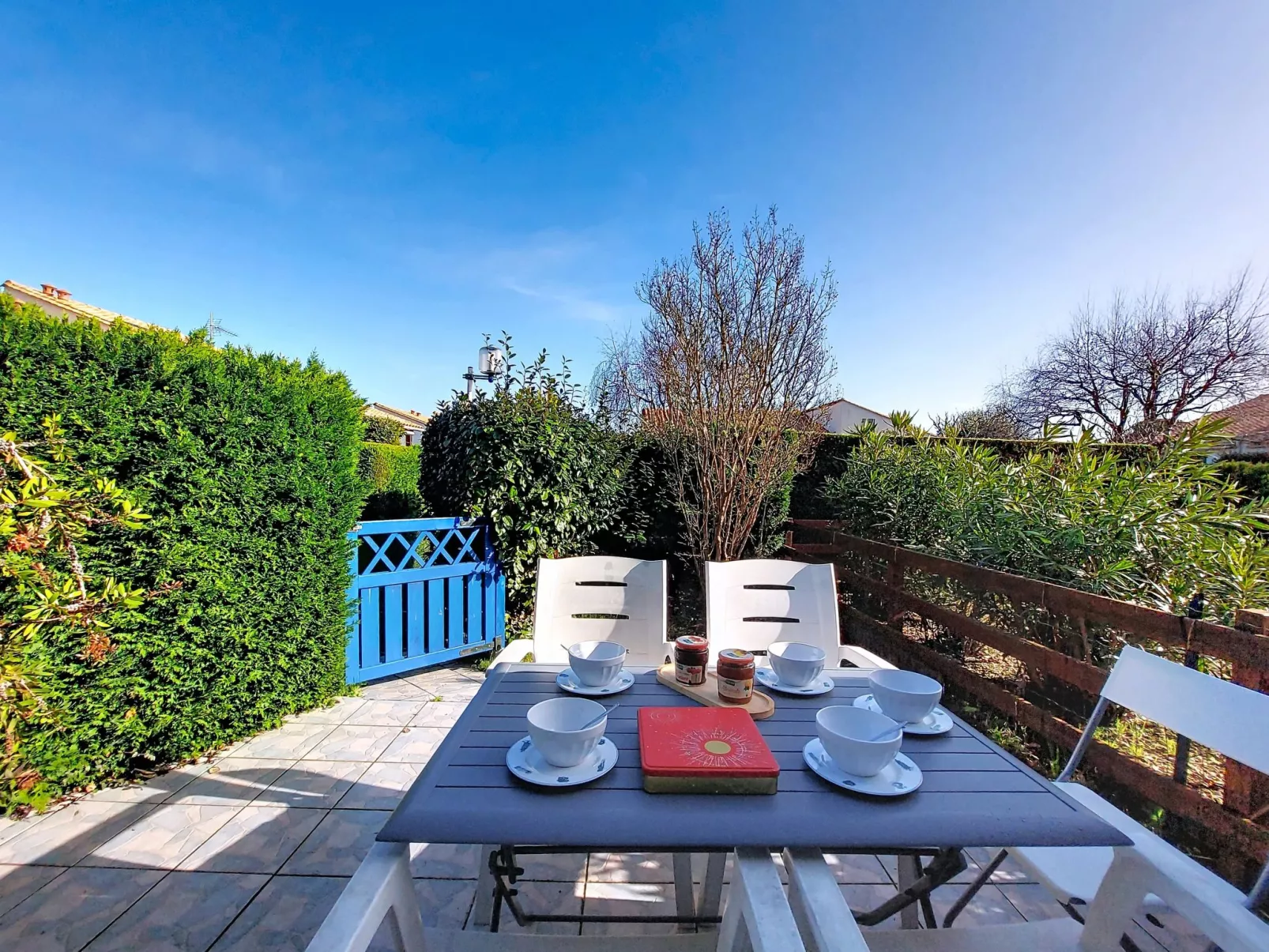 Bois Soleil - Draußen