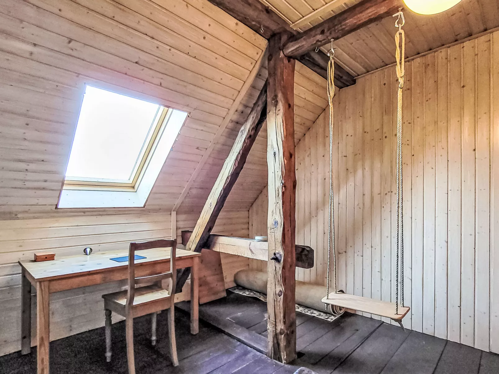 Mit großem eingezäunten Garten - Drinnen