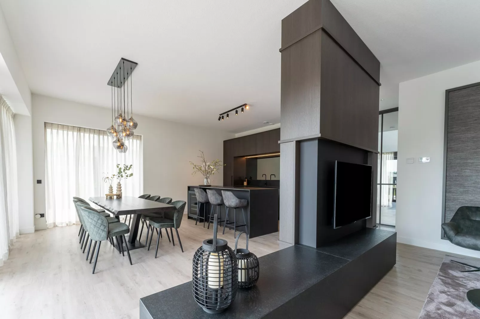 Villa Renard 563-Dining room