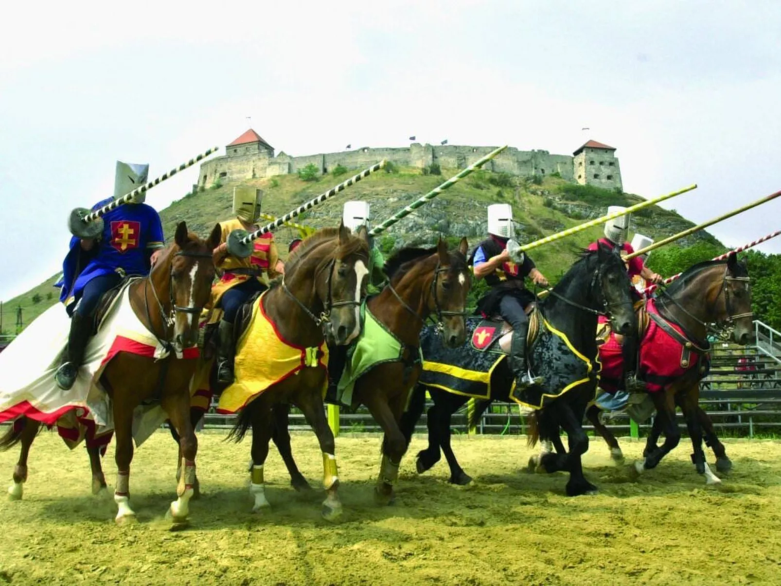 Traditionelle Villa mit Pool und Ausblick - Outside