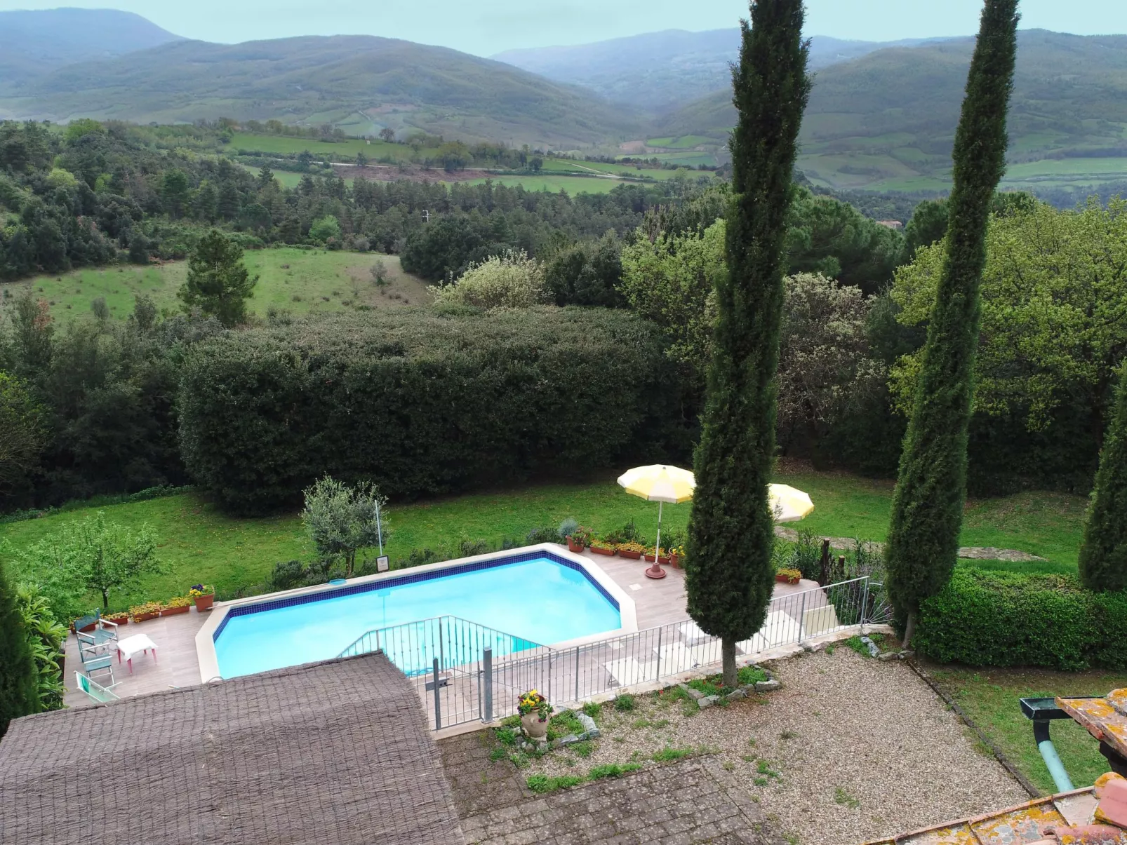 In Montecastelli Pisano mit beheiztem Whirlpool - Dehors