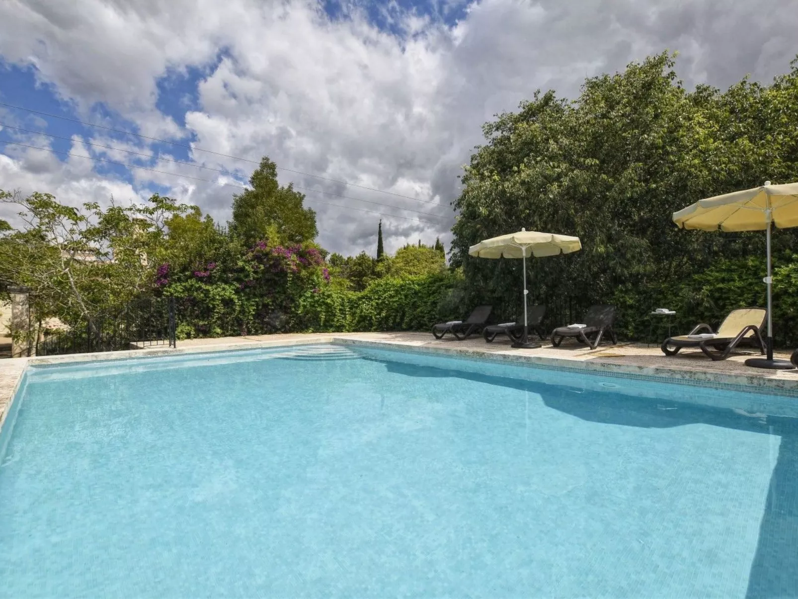 Ferienvilla mit privatem Pool - Draußen