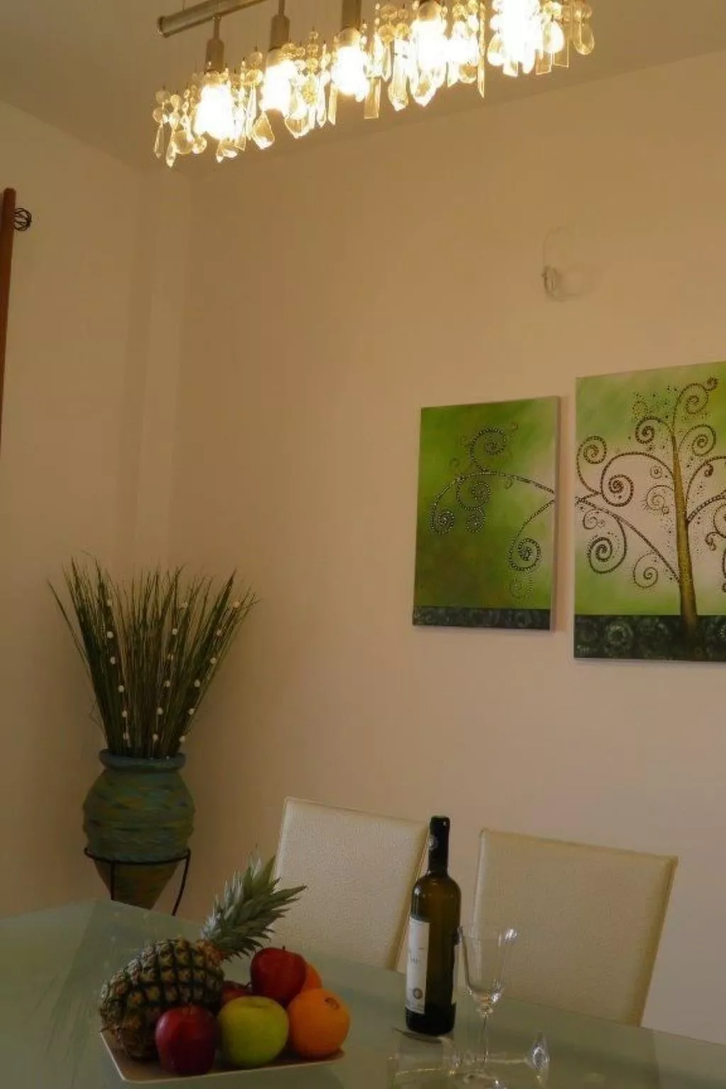 Sehr geräumiges Apartment mit eigenem Pool und Whirlpool - Drinnen