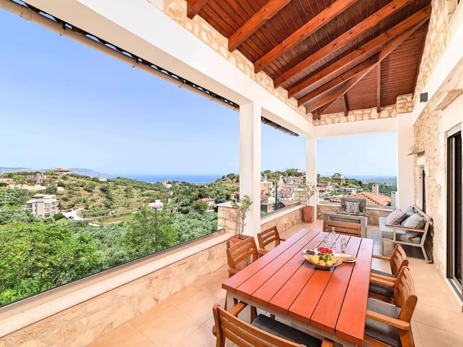 "Acrothea Villa Beheizter Pool" - Draußen