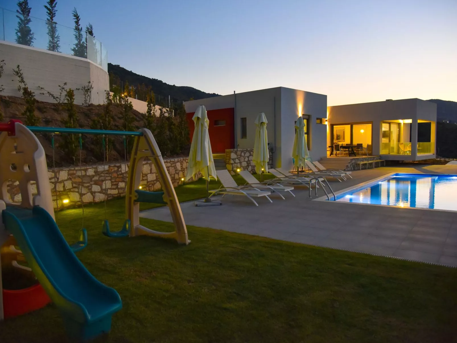 "Villa Kallia" mit Infinity-Pool - Outside