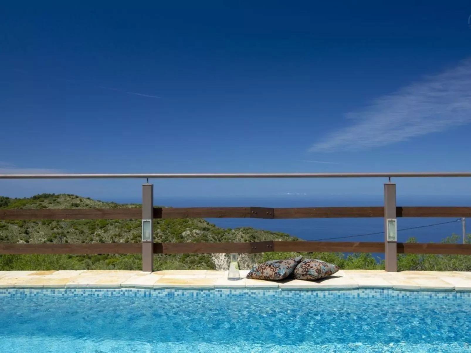 In Apollonii mit privatem Pool und spektakulärer Aussicht - Outside