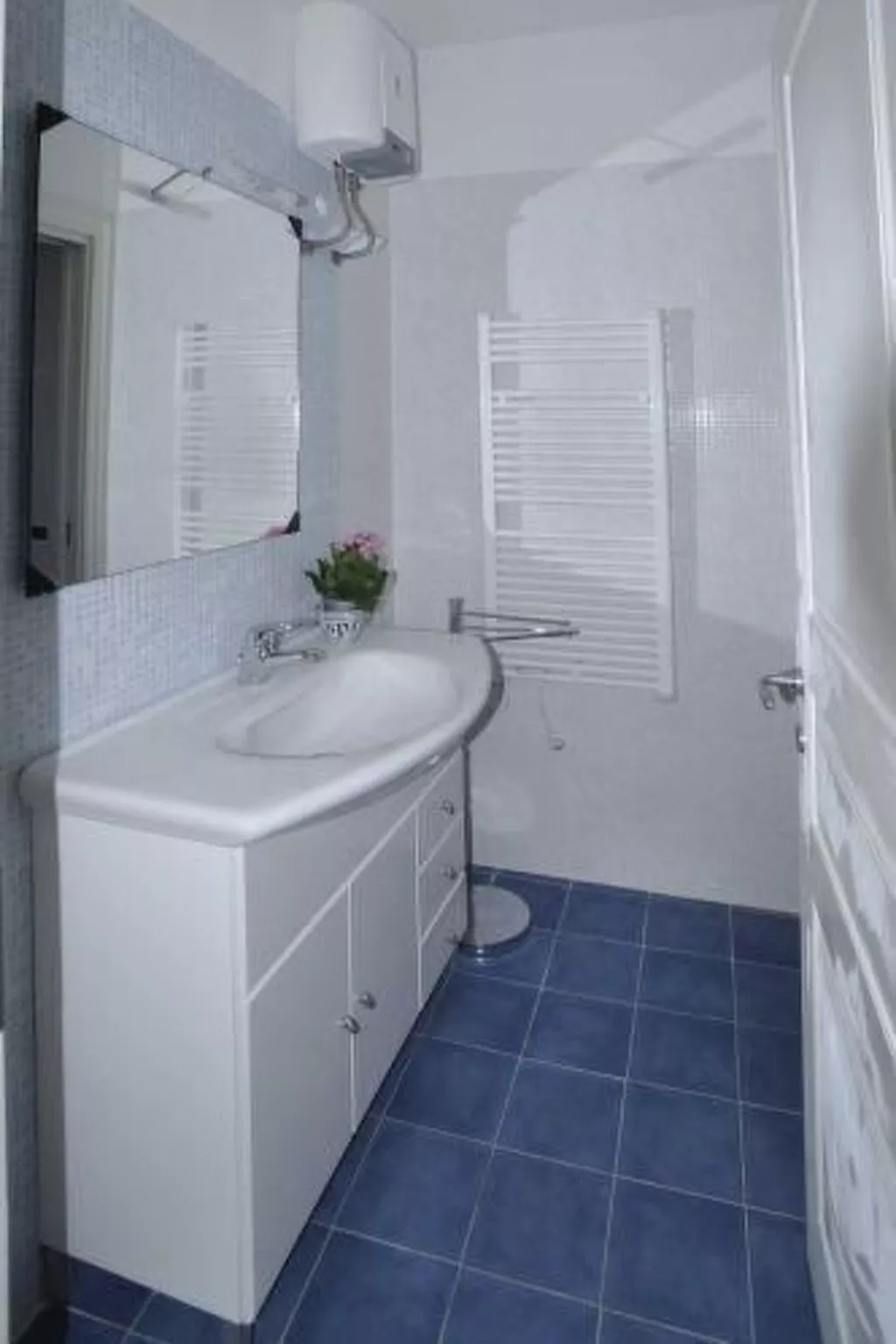 Unterkunft in einer Residenz, in der Nähe des Meeres, Schwimmbad - Inside