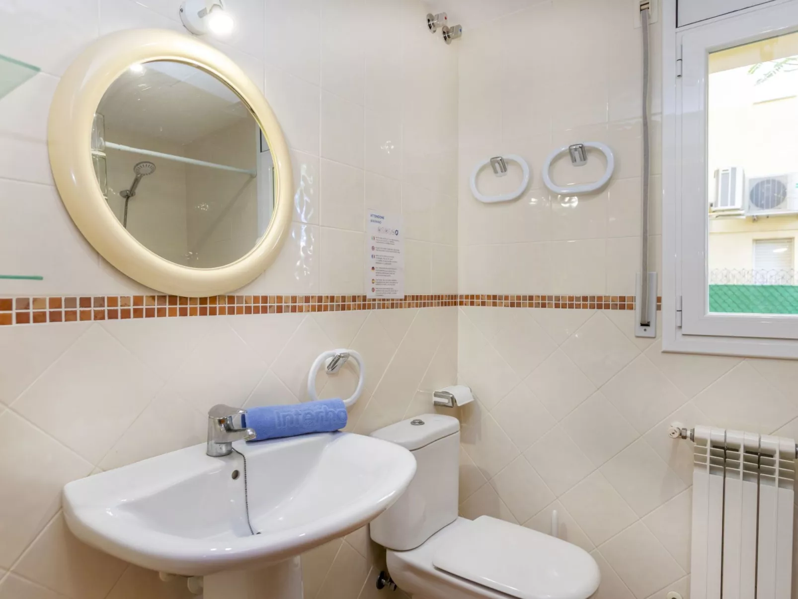 Urb Las Tres Calas - Drinnen