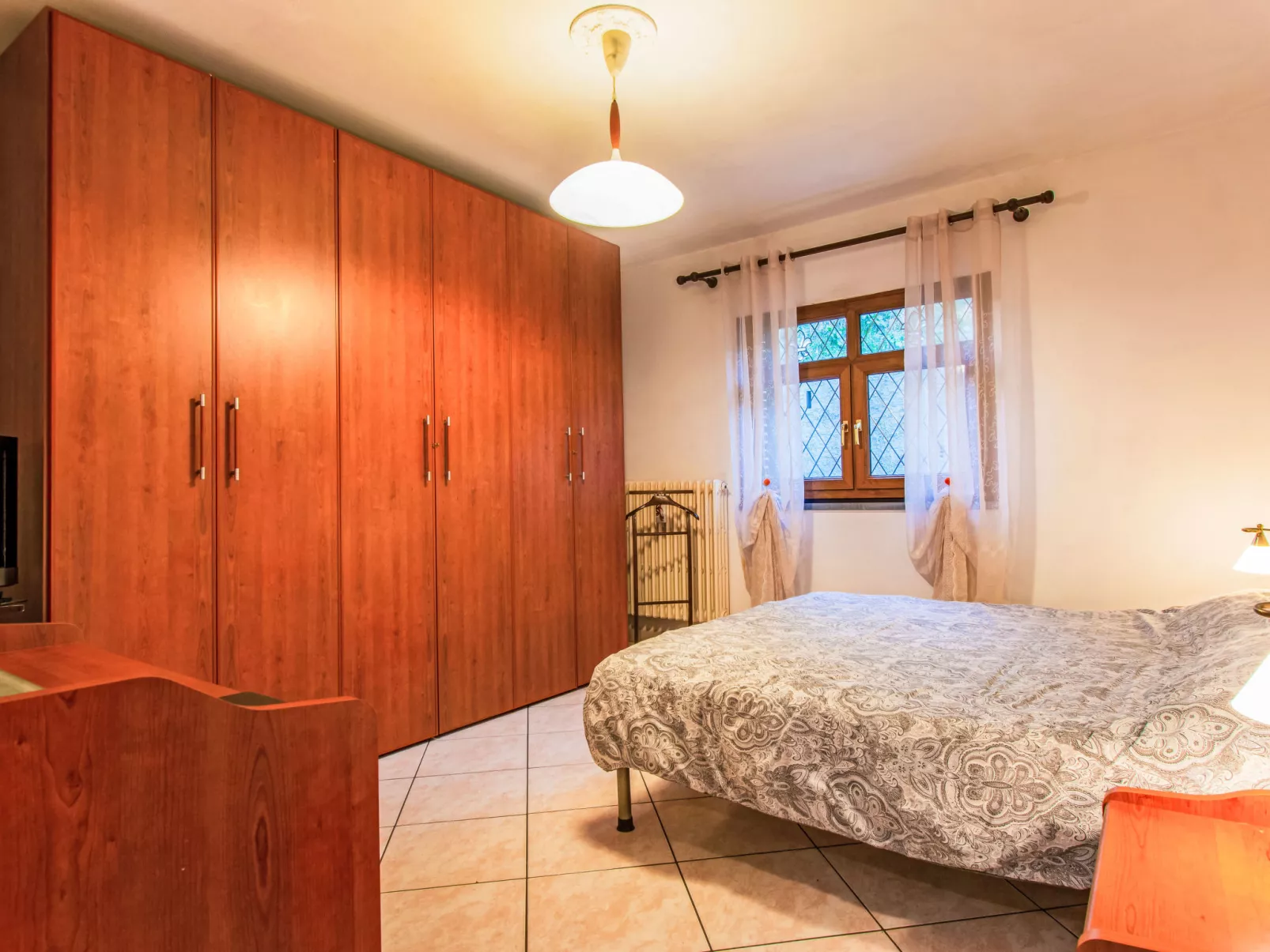 Tre fontane - Inside