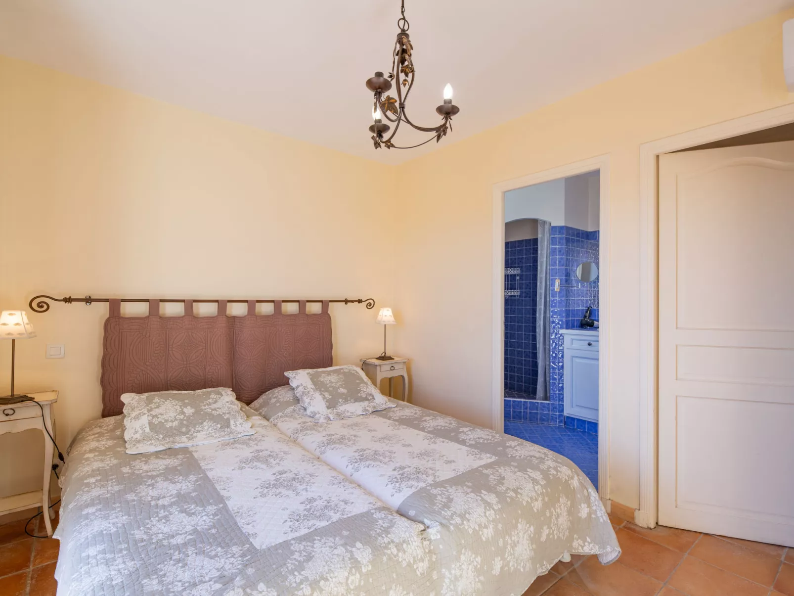 La Figuière - Inside