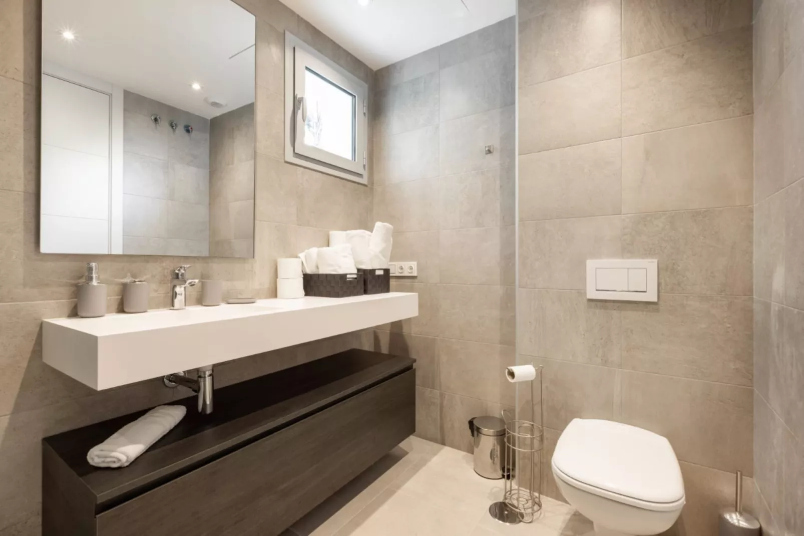 Stylish 3-Bed Apartment | Alcazaba Lagoon (1204) - Salle de bain