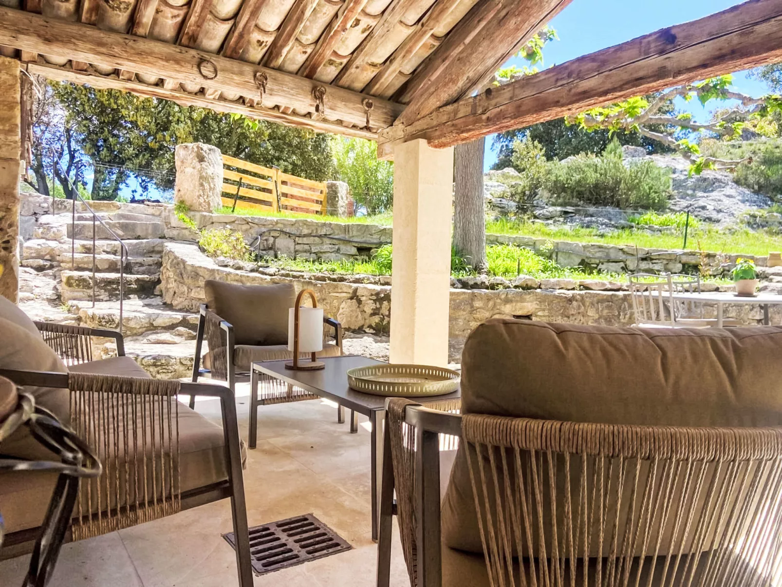 Mas du Castelet - Draußen