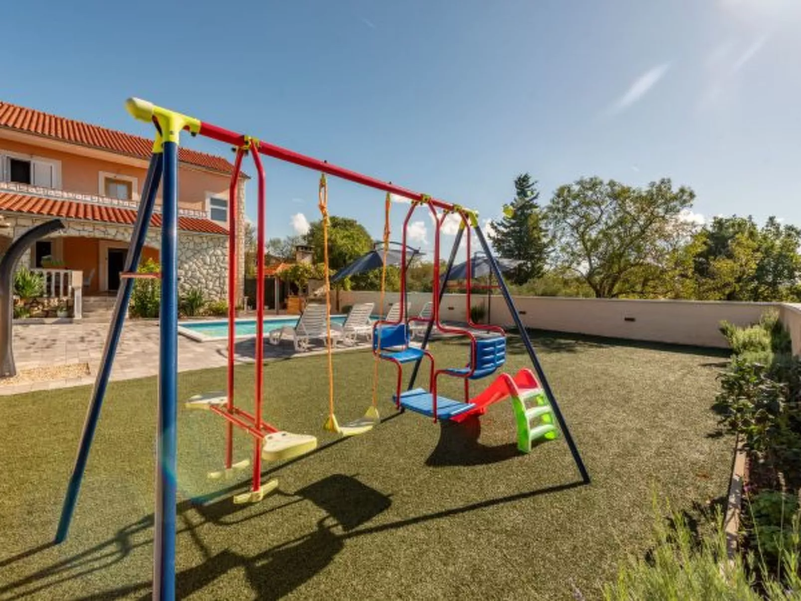 Holiday House Laetitia with pool - Image-tags.info