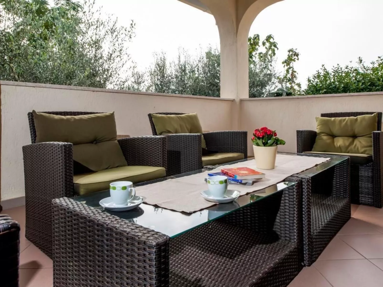VILLA ENI mit Pool - Image-tags.info
