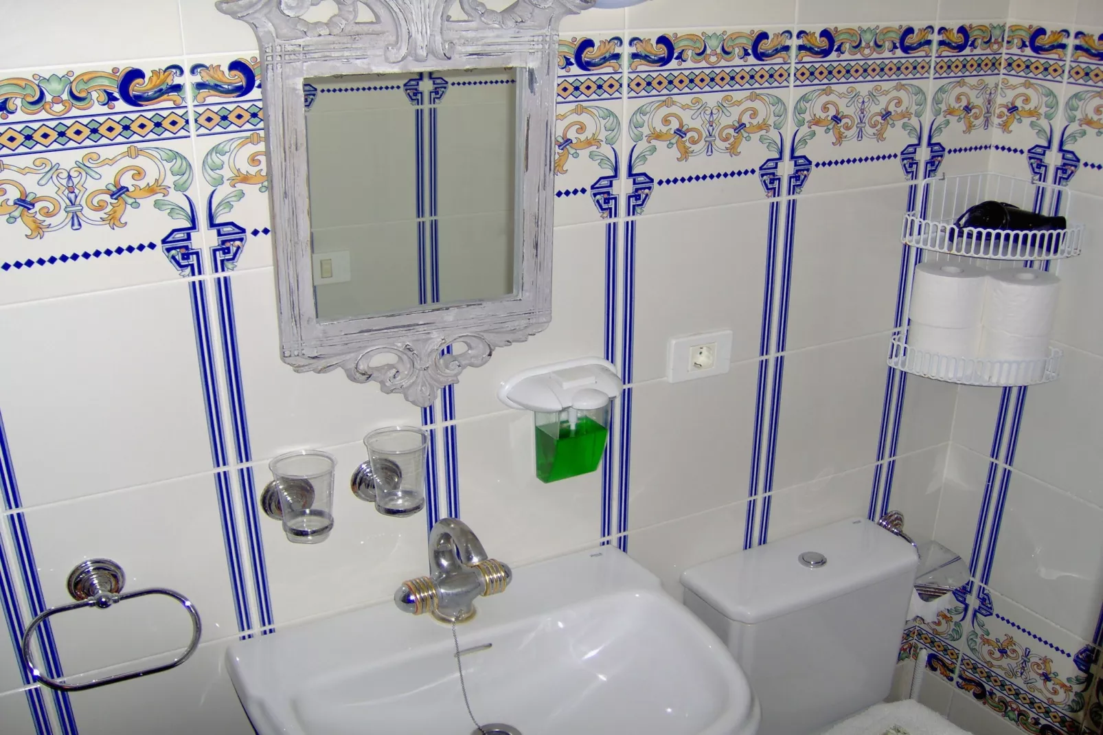 Apartamentos Monasterio de San Antonio 2 - Bathroom