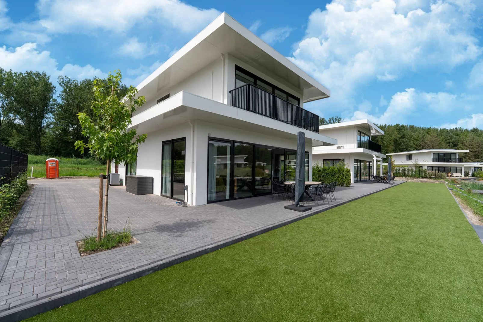 Villa Lacus 553-Jardins en été