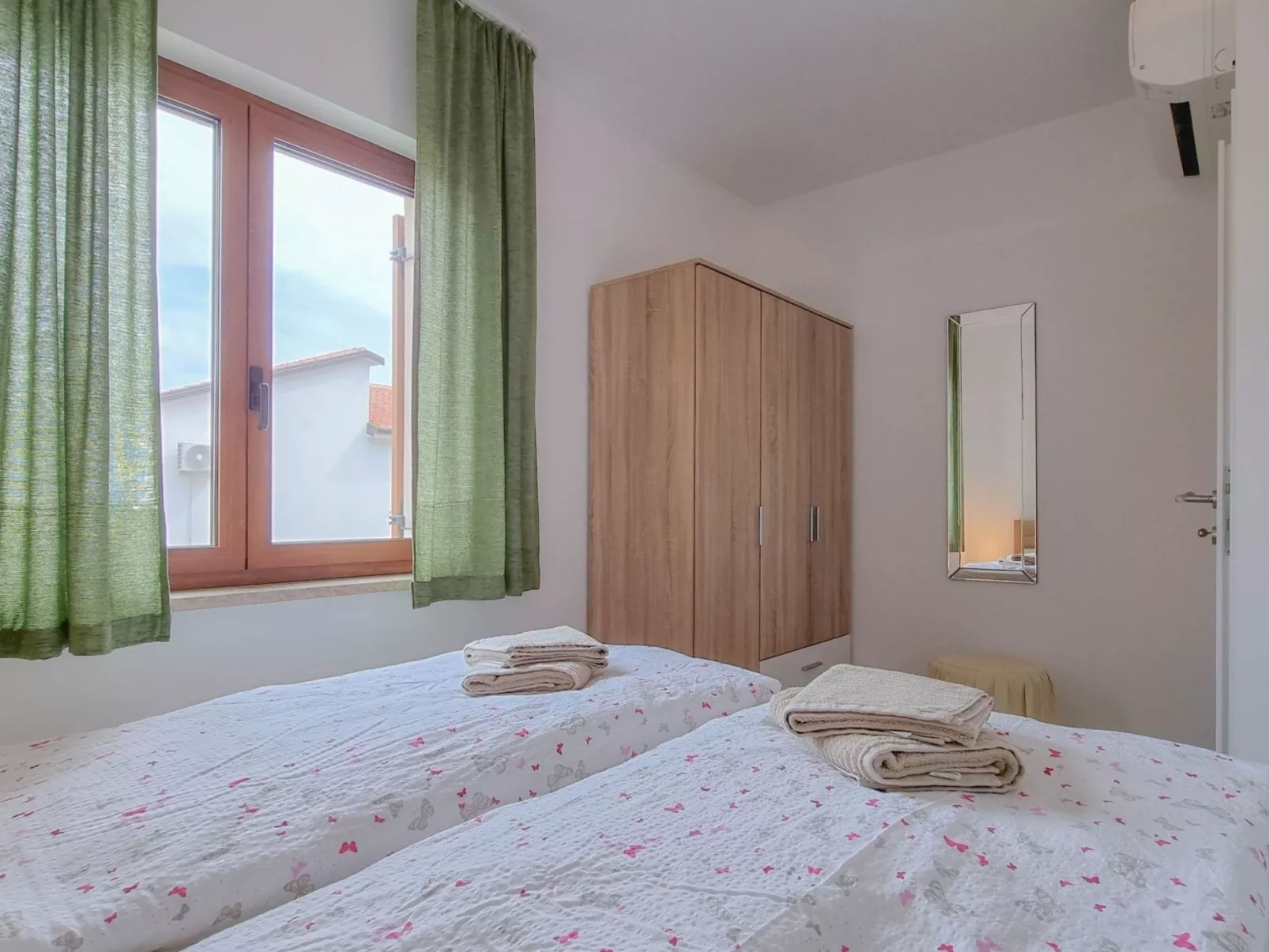 Für 4 Personen ca. 50 m&sup2; in Novigrad, Adriaküste Kroatien (Westküste von I - Dedans