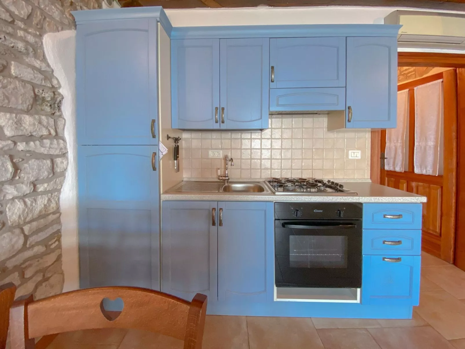 Für 4 Personen ca. 30 m&sup2; in Novigrad, Adriaküste Kroatien (Westküste von I - Inside