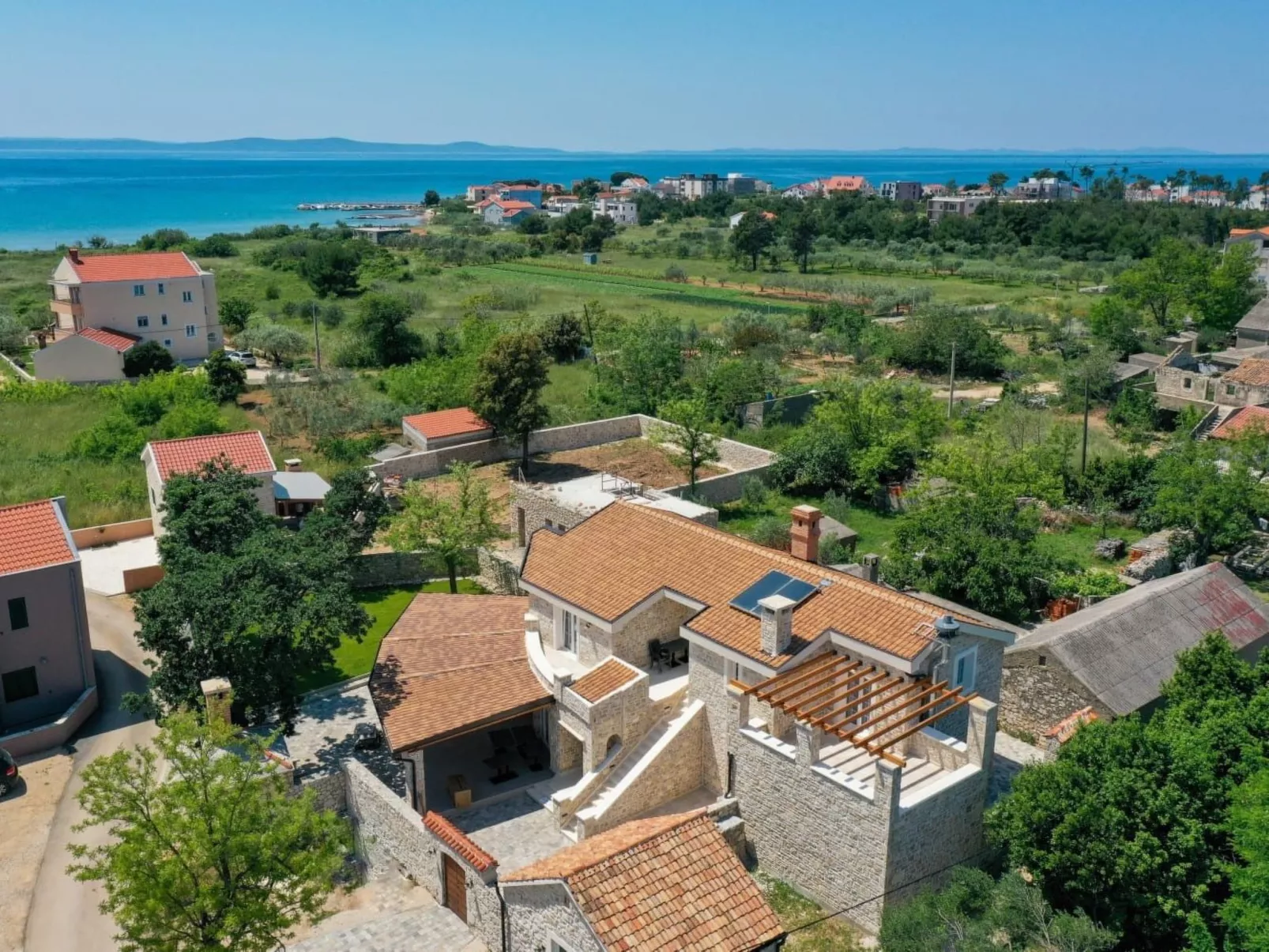Zimmer "Graues Zimmer" mit privatem Balkon - Draußen