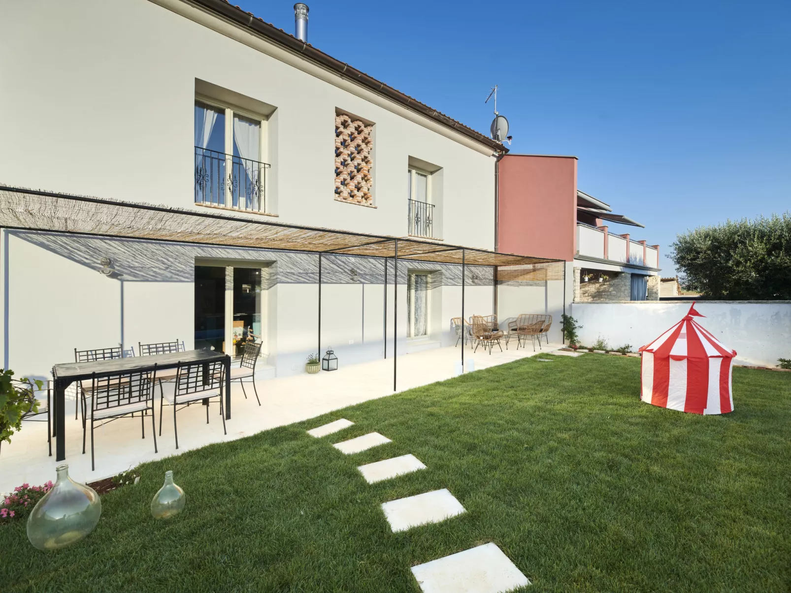 Mediterranea - Dehors