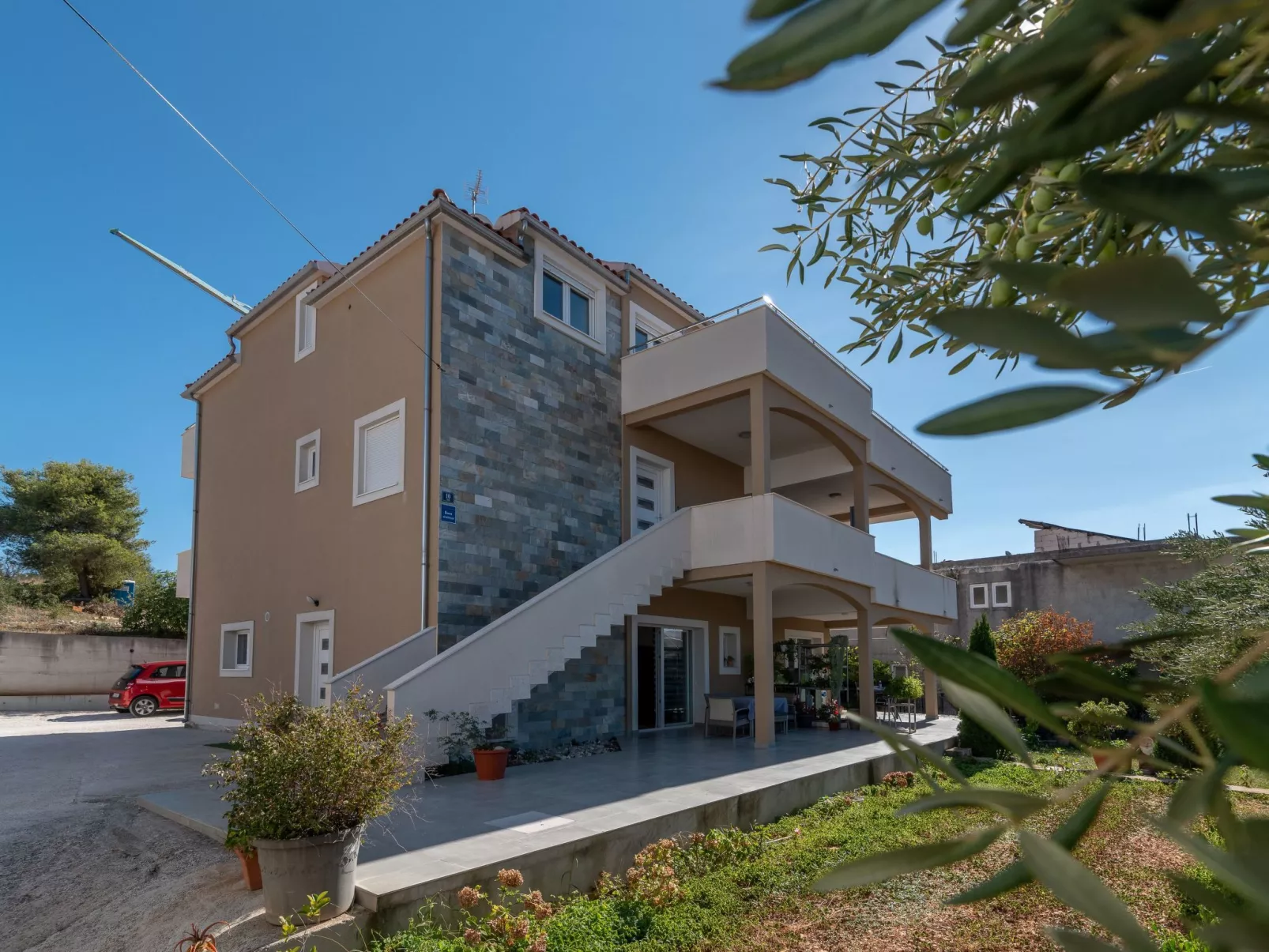 Moderne Ferienwohnung mit Gartennutzung, einem g - Image-tags.info