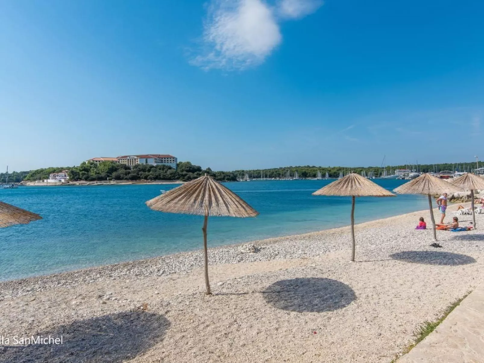 Wohnung mit gemeinschaftlichem Pool und Grill - Image-tags.info