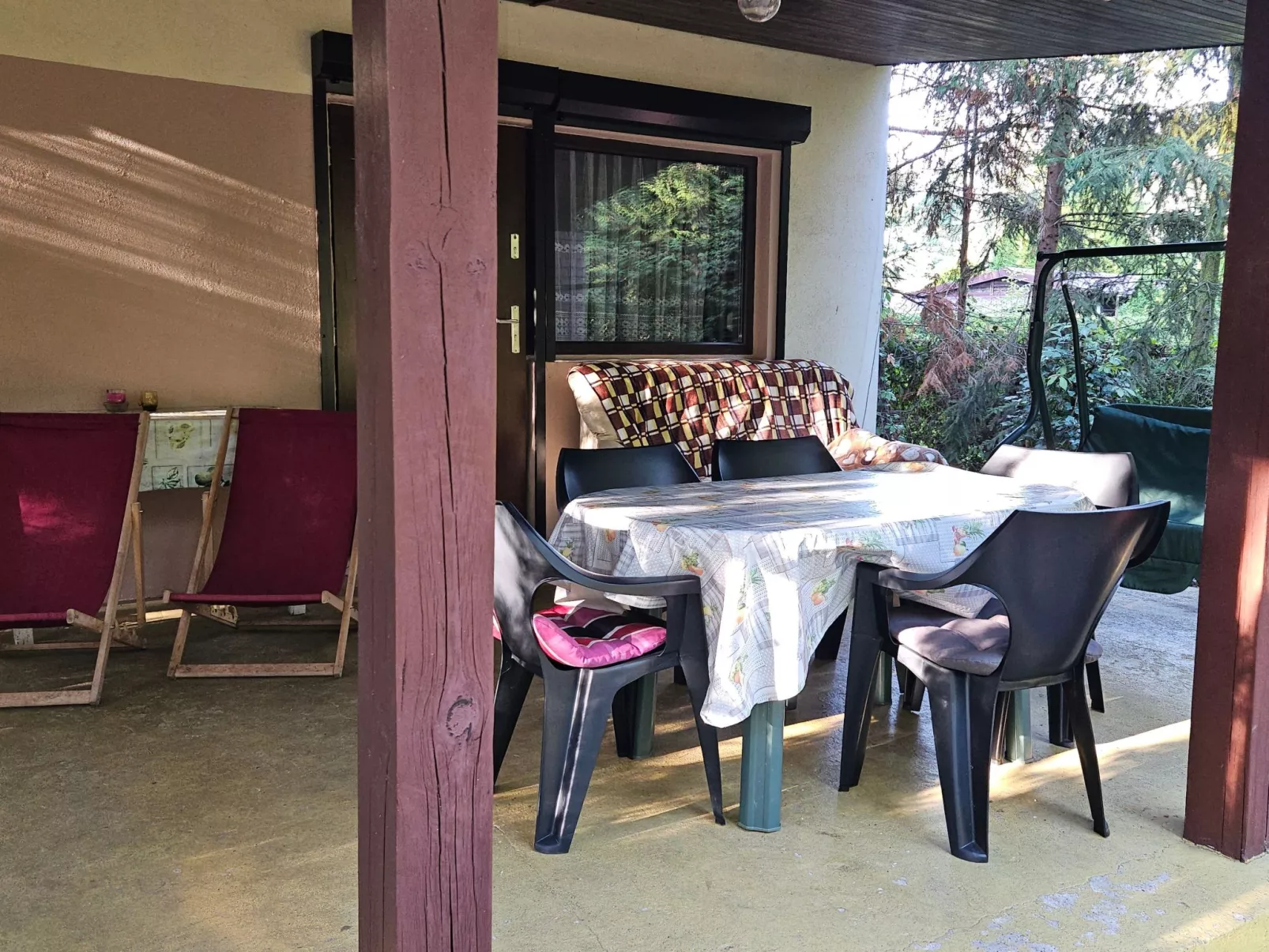 Mit eingezäuntem Grundstück am Wasser - Dedans