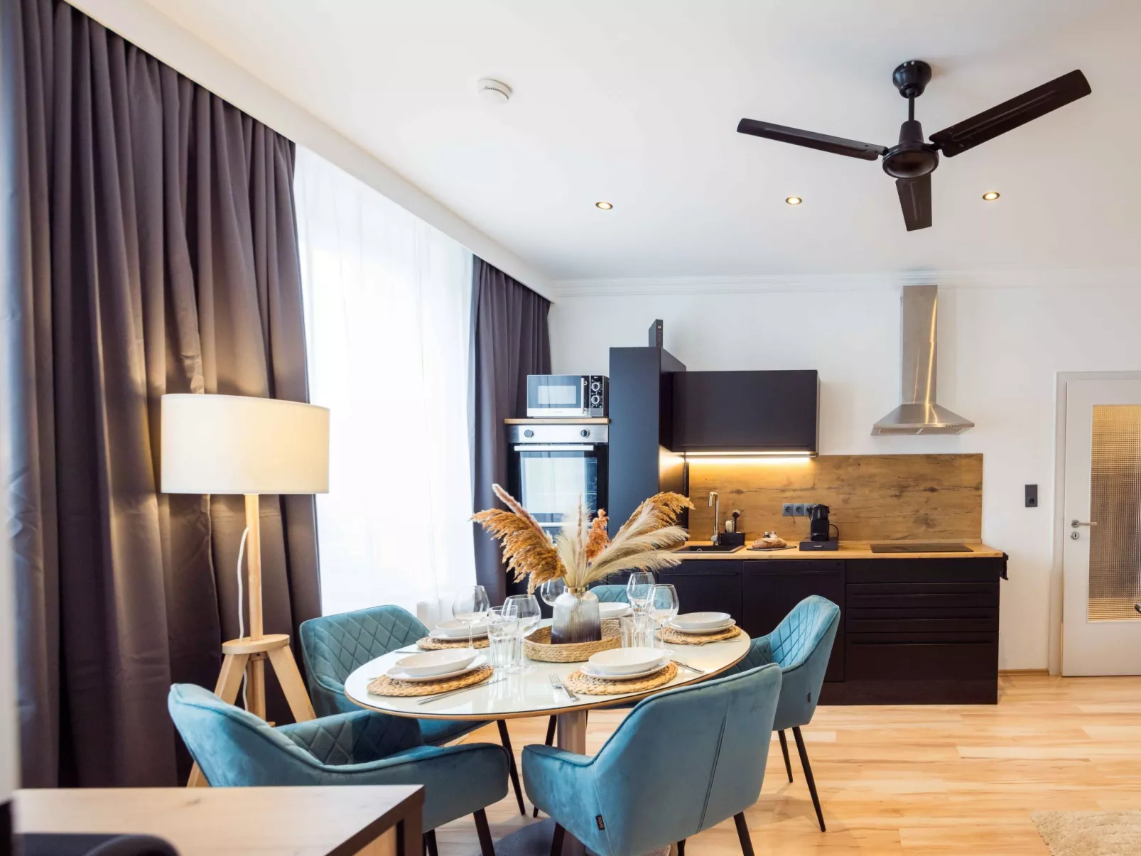 Schiller Apartment im Zentrum von Hof. Küche, Parkplatz, 250MBit Wlan - Inside