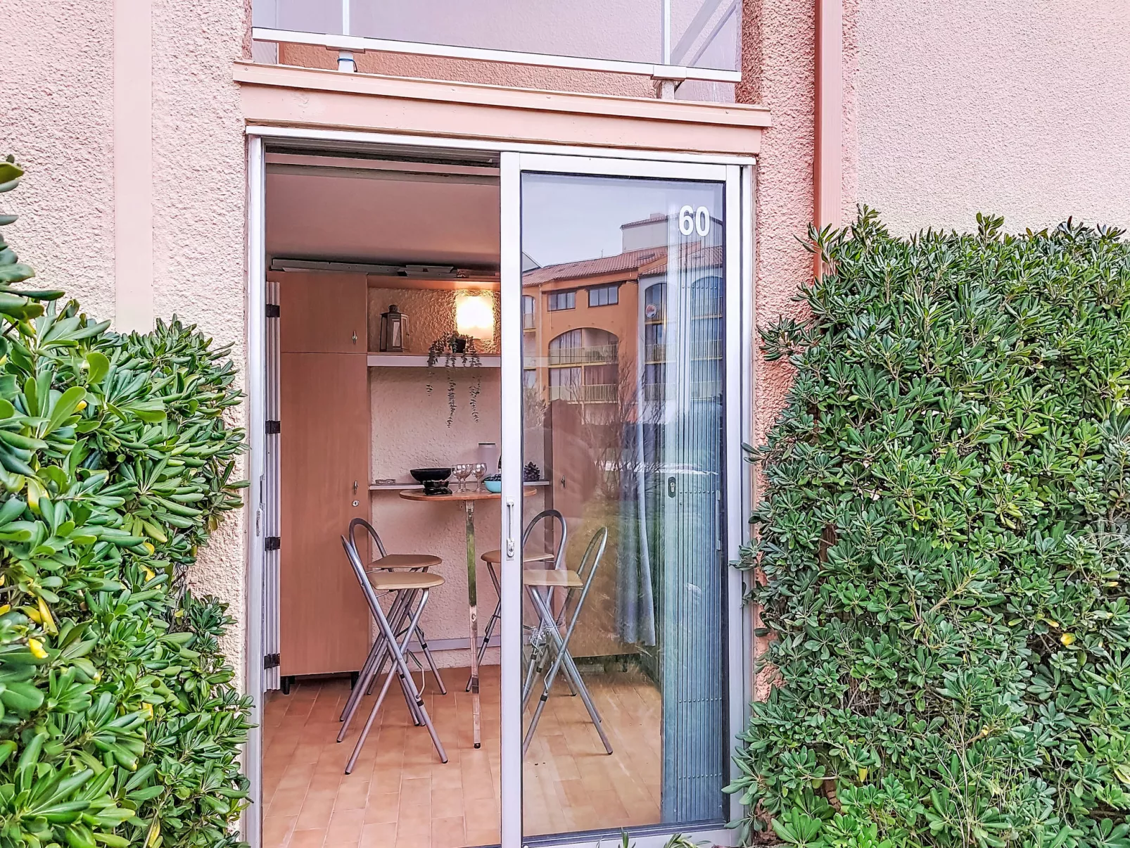 Cap de Mer - Drinnen