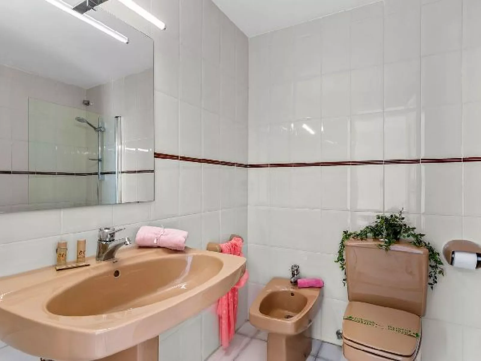 Apartment Aquarium - Plusholidays - Image-tags.info