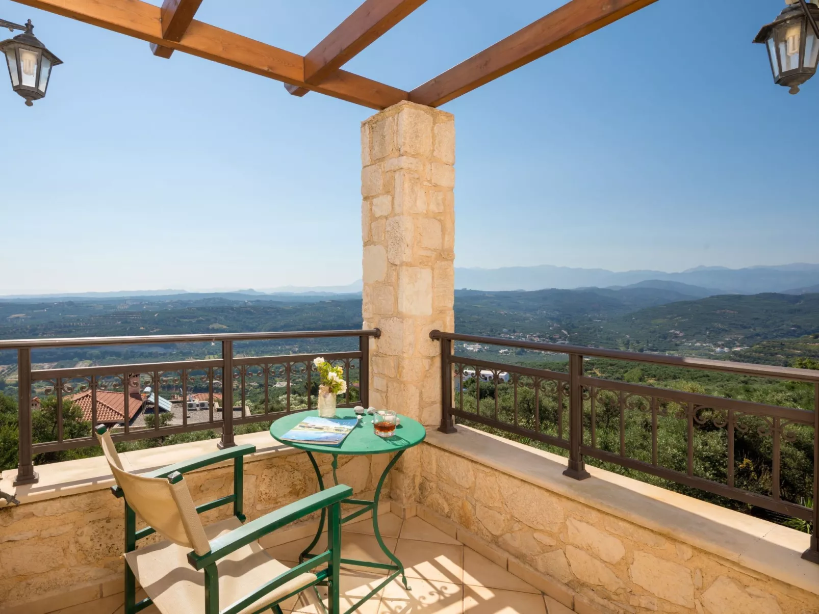 Familienvilla mit Pool, Billard und Grillplatz - Image-tags.info