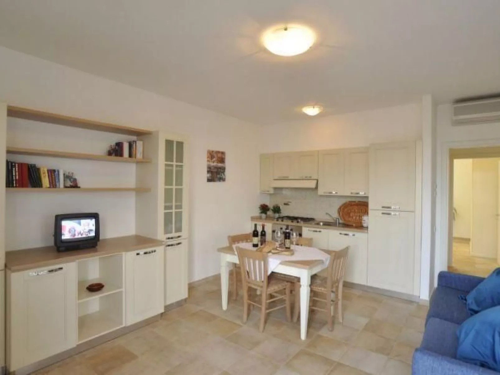 Unterkunft am Strand, Schwimmbad, AC, private Terrasse - Inside