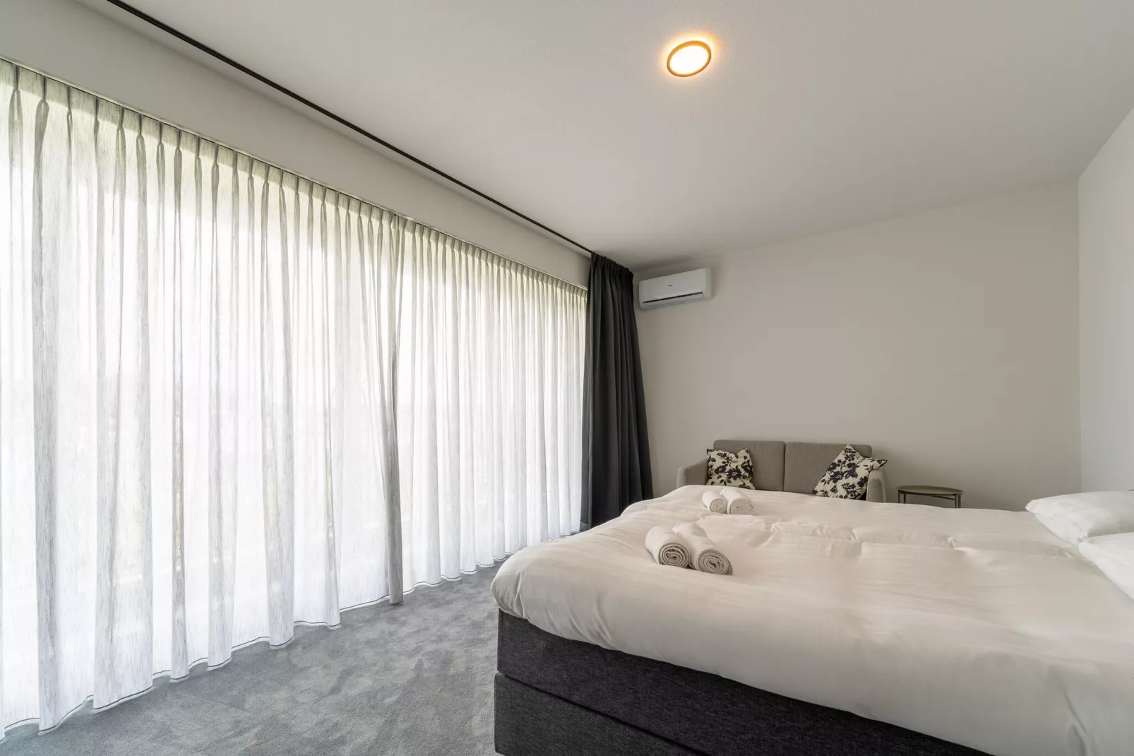 Combi watervillas 553 and 554-Bedroom