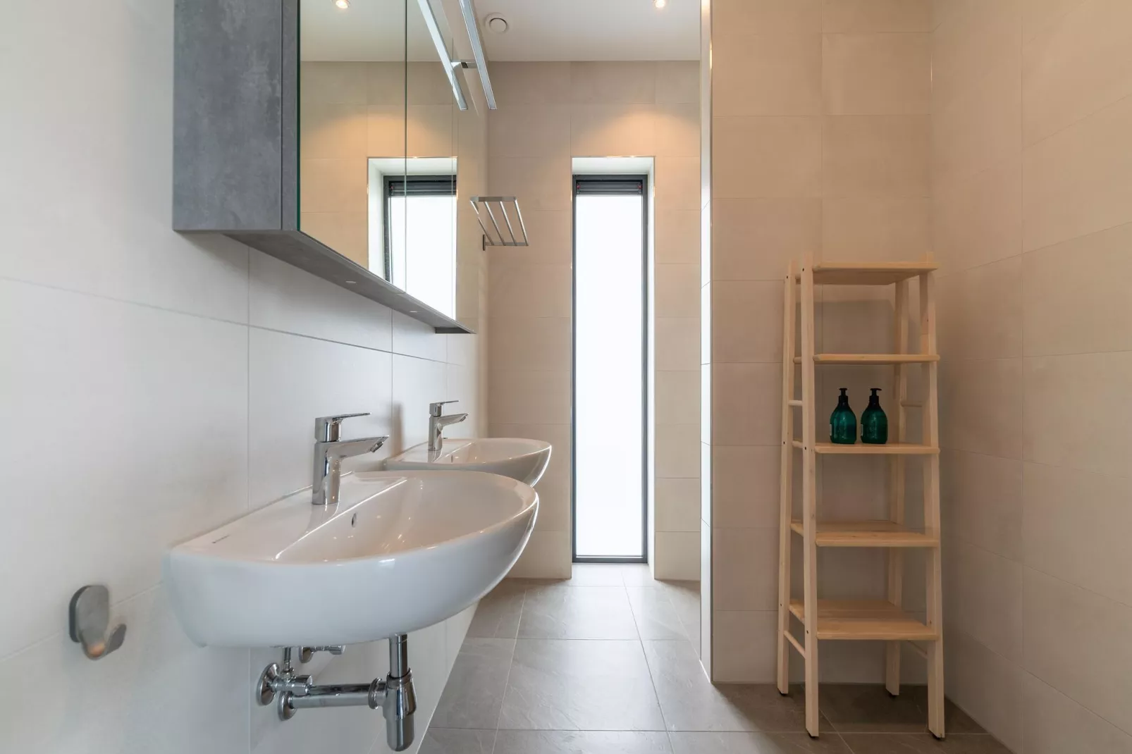 Combi watervillas 553 and 554-Bathroom