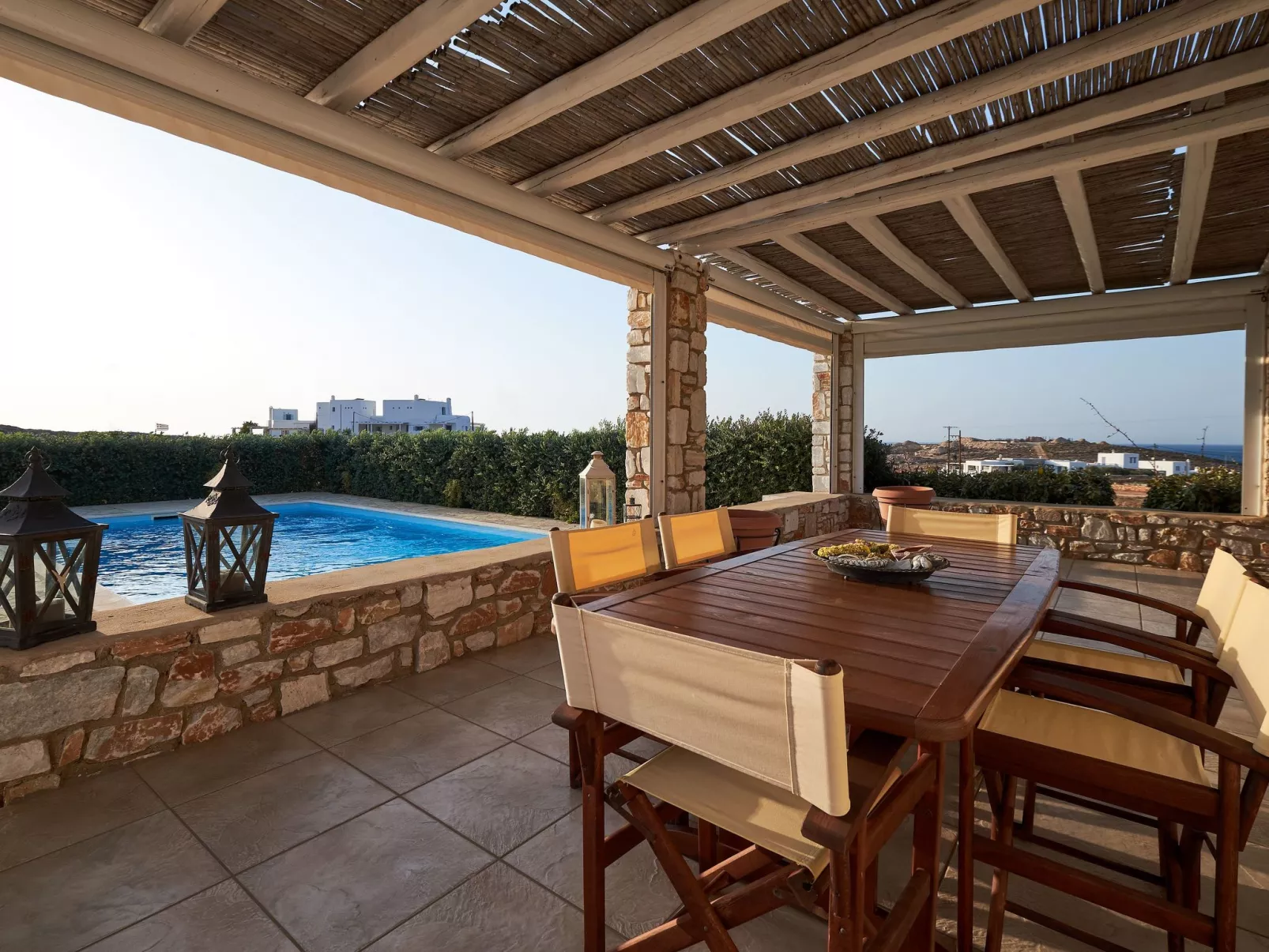 Große, komfortable Pool-Villa, Strand zu Fuß erreichbar - Image-tags.info