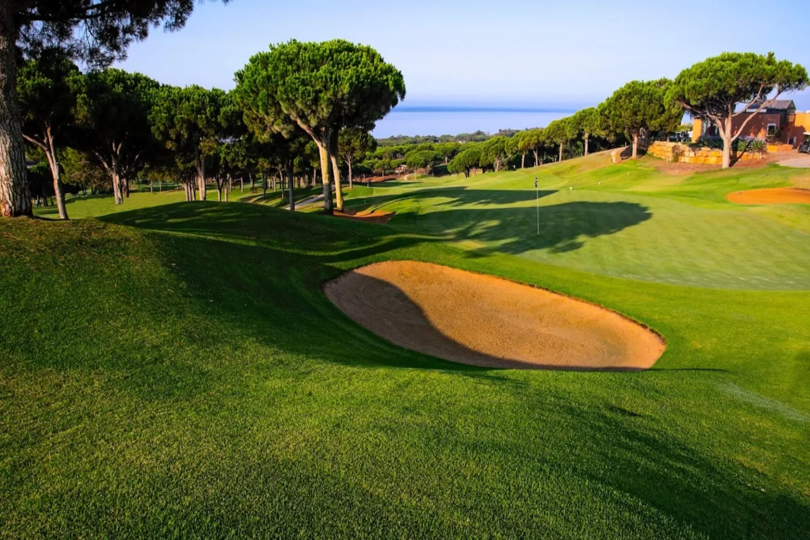 Beachside Family Apartment with Direct Pool Access - Areas within 5km in summer