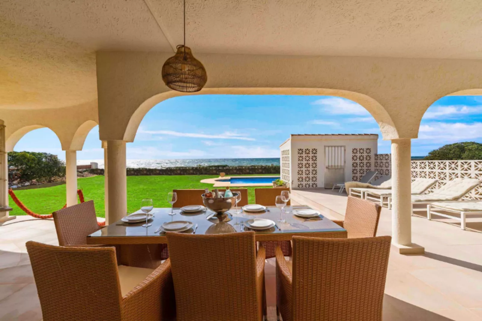 1100 - BEACH FRONT VILLA - Terrasse