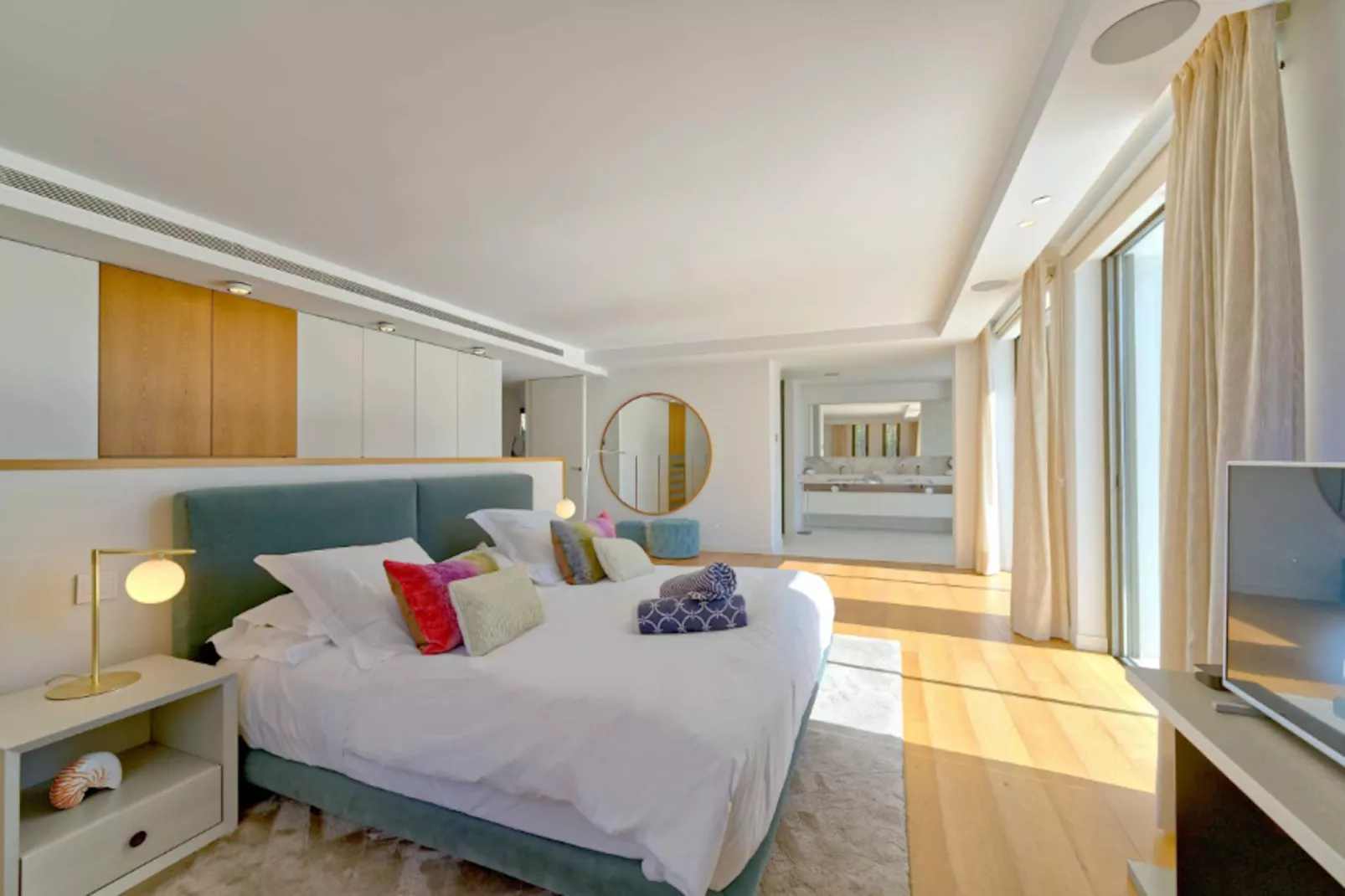 Contemporary & Very Spacious Villa Puerto Banus - Bedroom