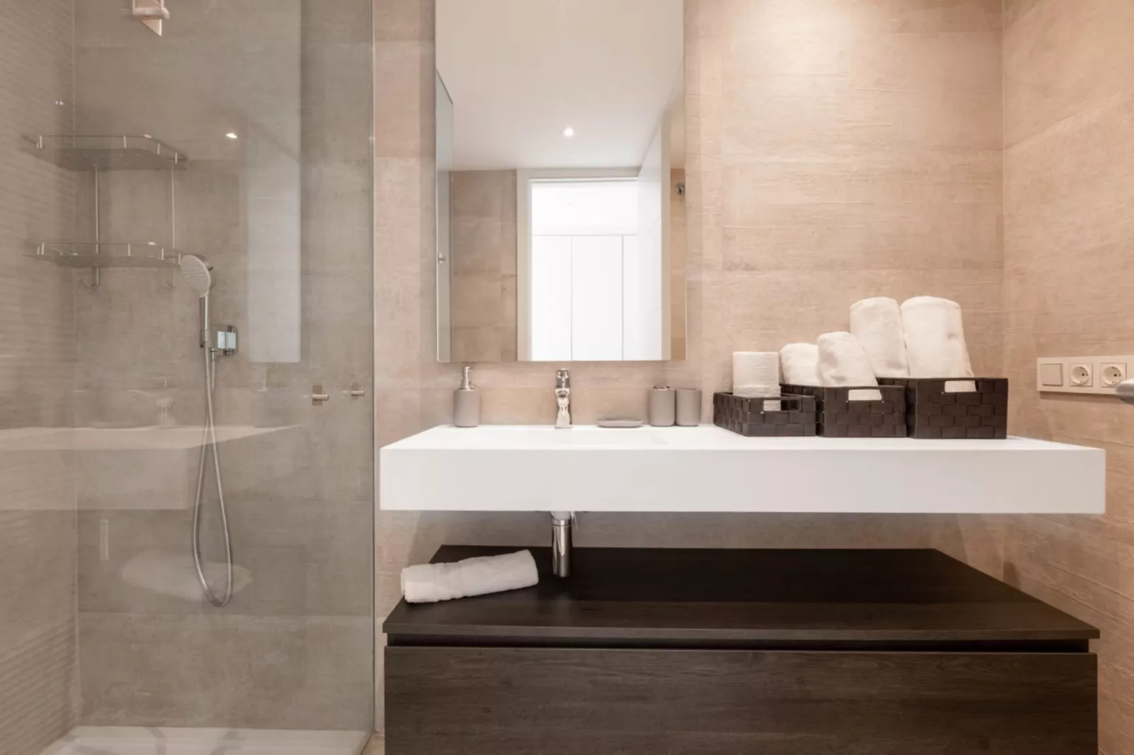 Stylish 3-Bed Apartment | Alcazaba Lagoon (1204) - Salle de bain