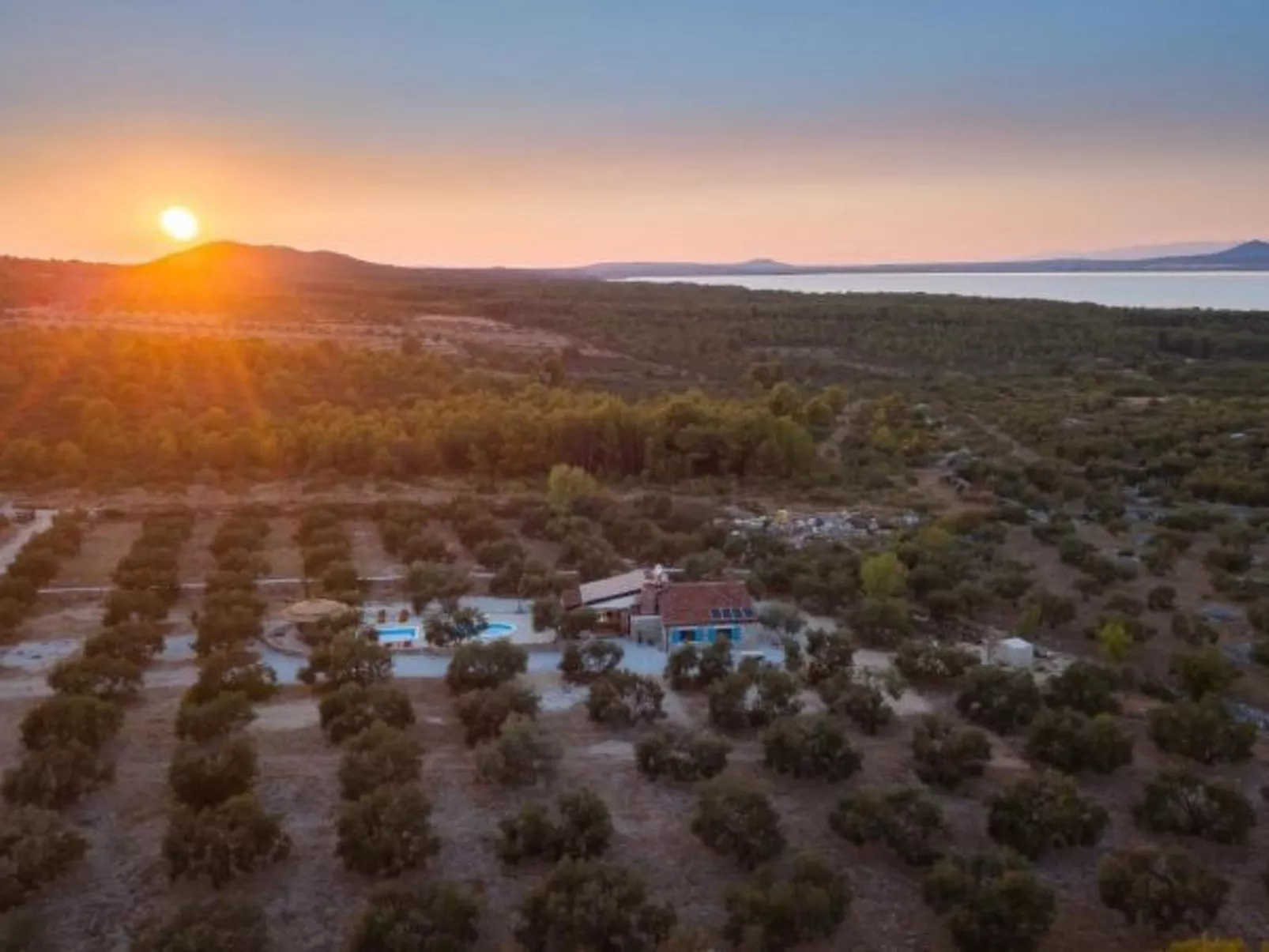 Eco Villa Solus with pool - Image-tags.info