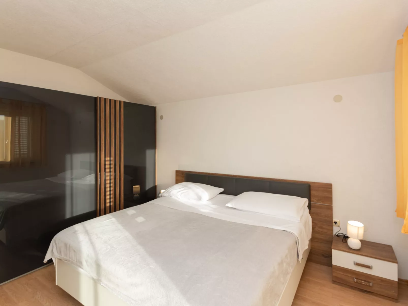 Matanovi dvori - Drinnen